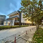 Regina's In Diamond *