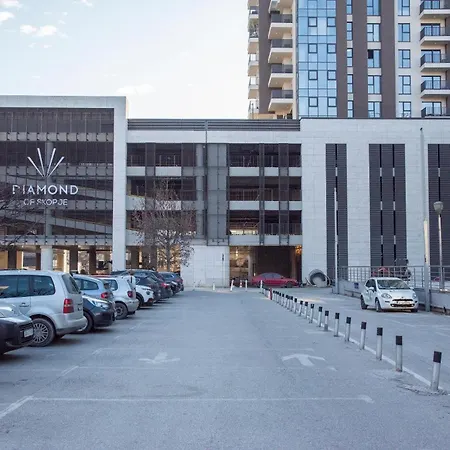 Regina's In Diamond *